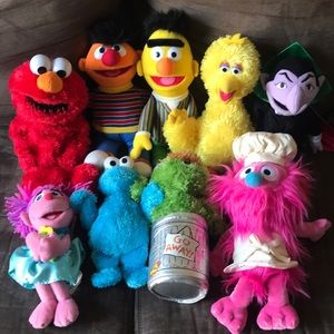 Sesame Street Plush Lot Bundle with Talking Elmo (9 characters)